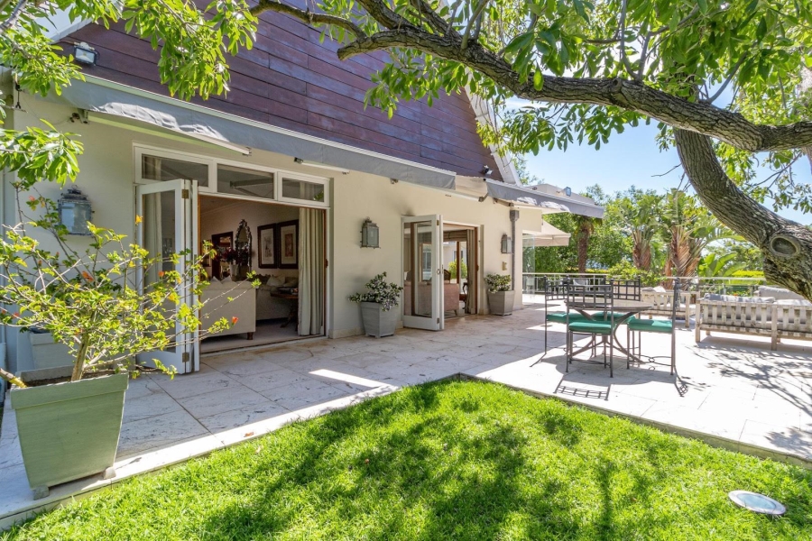 To Let 4 Bedroom Property for Rent in Fresnaye Western Cape